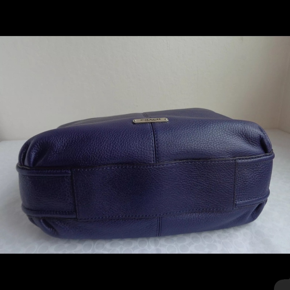 Coach Women's Blue Leather Shoulder Bag - Picture 8 of 15